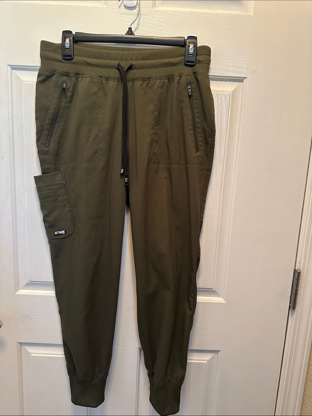 Grey's Anatomy Olive Green Women’s Cargo Jogger Scrub pants Size Small